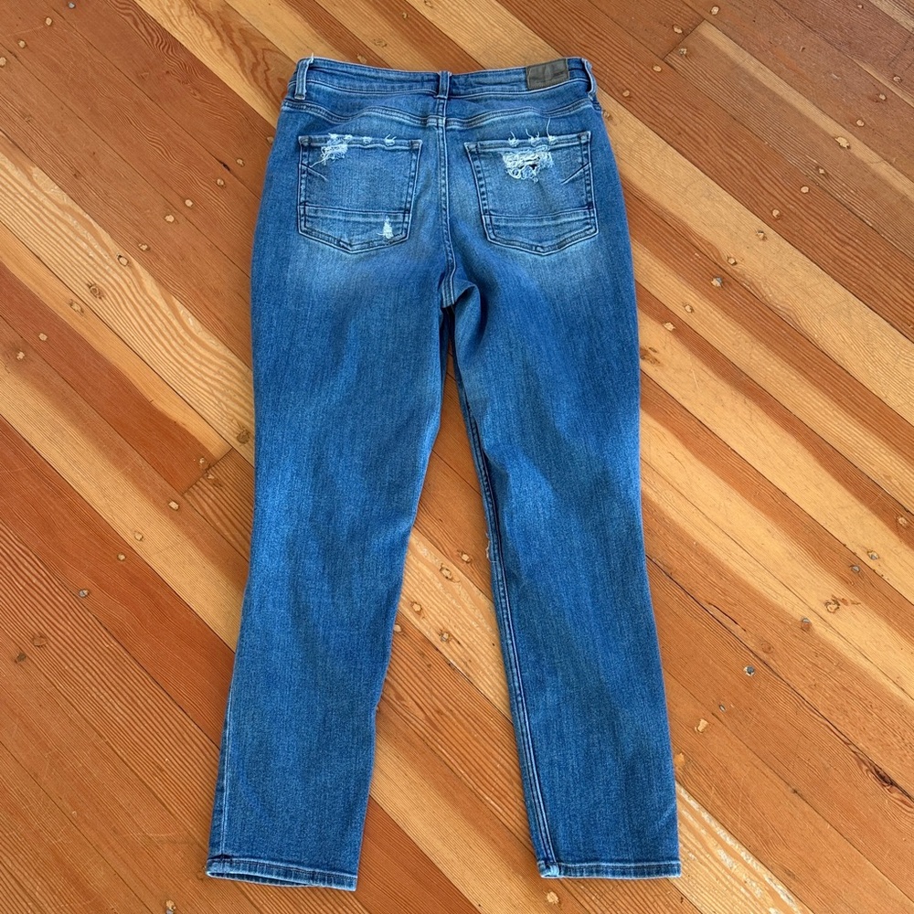 BKE High Rise Distressed Mom Jean 30 - Picture 5 of 6
